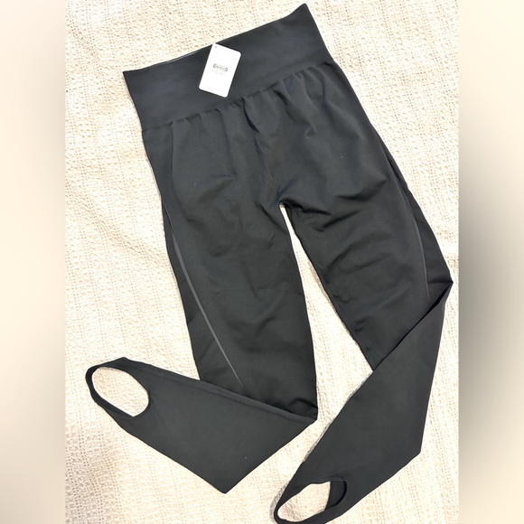 Sporty Butterfly Stirrup NEW NEW
Leggi M - Picture 1 of 5
